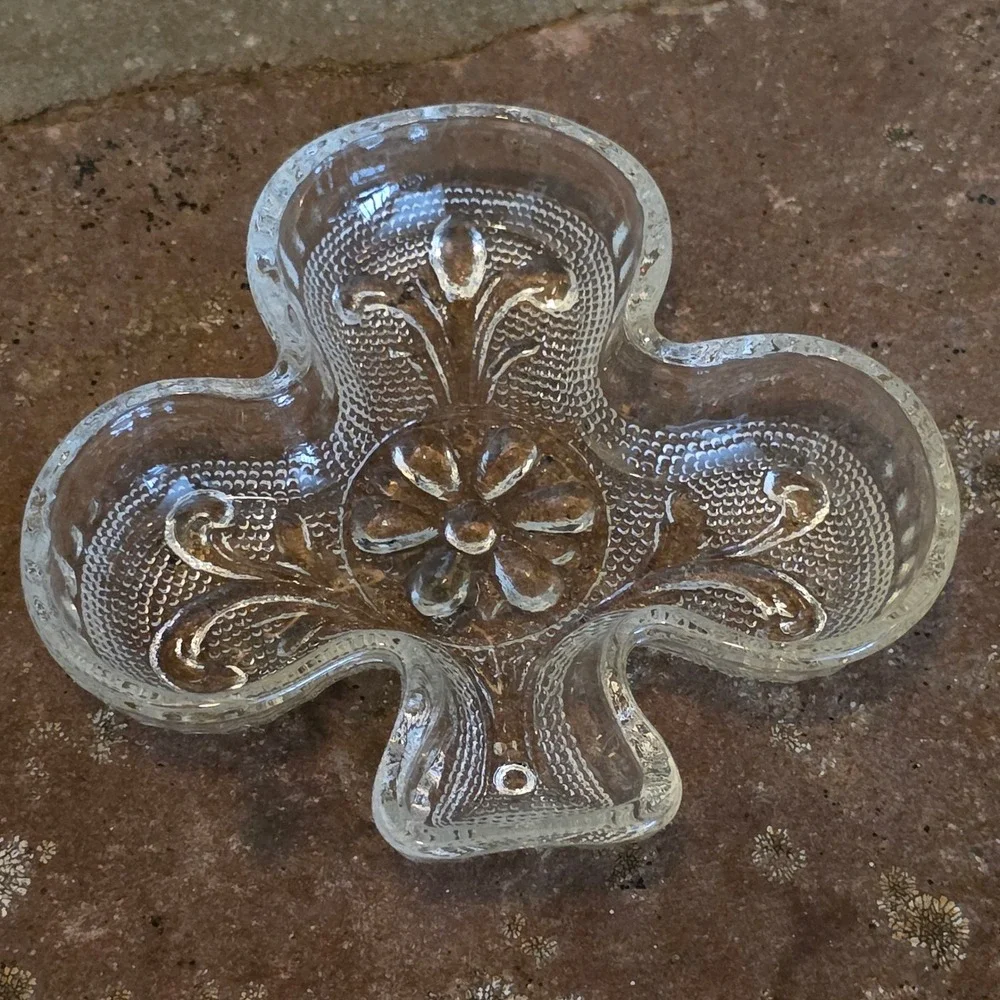 Vtg Clear Pressed Indiana Glass Club Shamrock Trinket Dish Floral Embossed 4